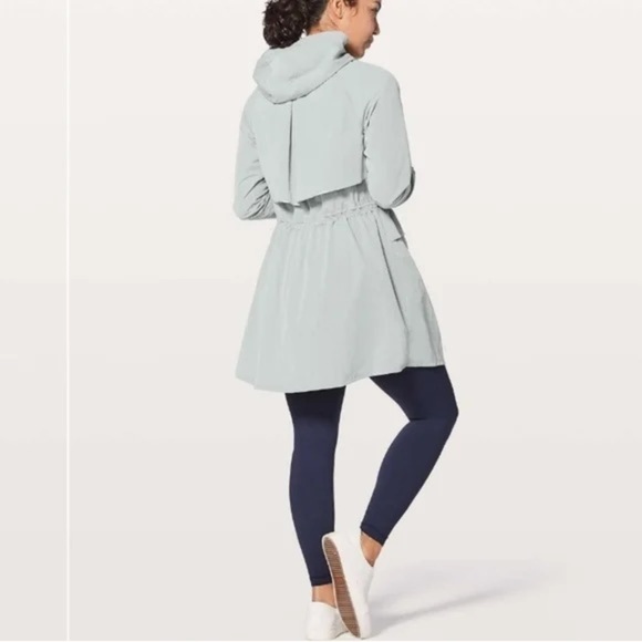 Lululemon Pack & Glyde  Jacket in Silver Drop size 4 - Picture 3 of 9